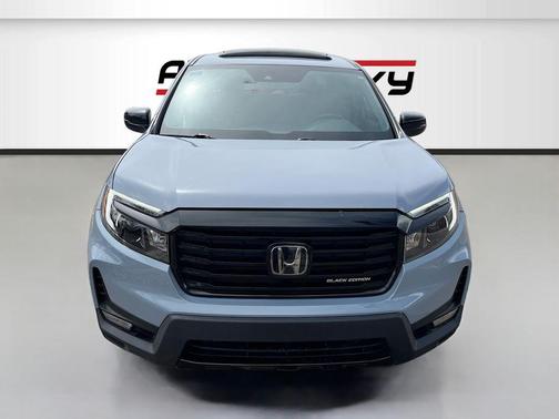 Sonic Gray Pearl 2023 Honda Ridgeline Black