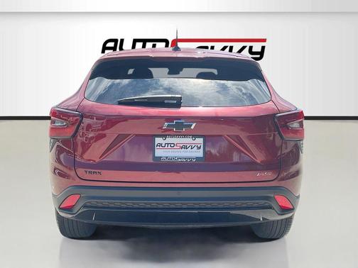 Crimson Metallic 2025 Chevrolet Trax FWD 1RS