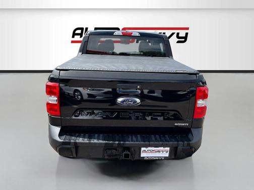 Shadow Black 2024 Ford Maverick XLT