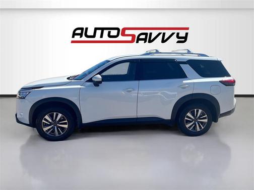 2022 Nissan Pathfinder SL 4WD