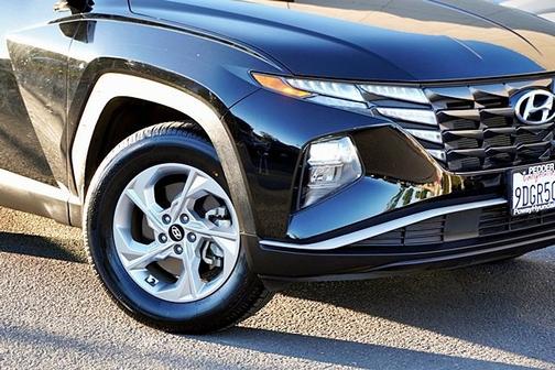 2023 Hyundai TUCSON SE