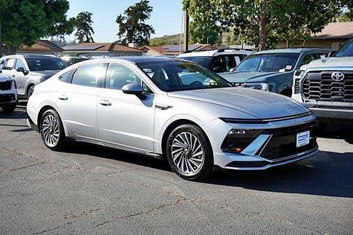 Aero Silver 2026 Hyundai SONATA Hybrid SE