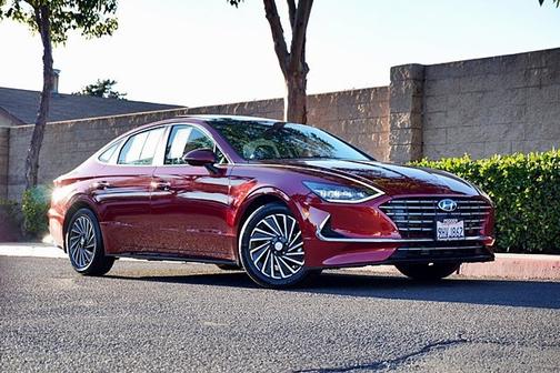 2023 Hyundai SONATA Hybrid Limited