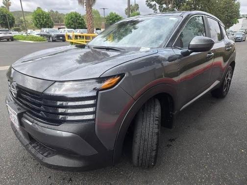 Gun Metallic 2025 Nissan Kicks SV