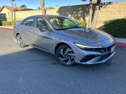 2025 Hyundai ELANTRA HEV SEL Sport