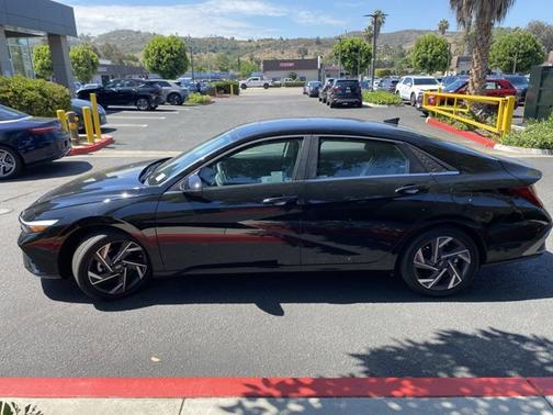 2025 Hyundai ELANTRA HEV Limited