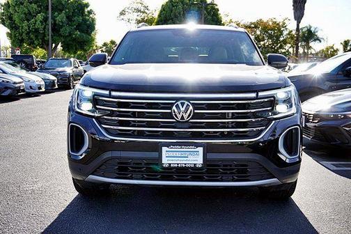 Deep Black 2024 Volkswagen Atlas 2.0T SE w/Technology