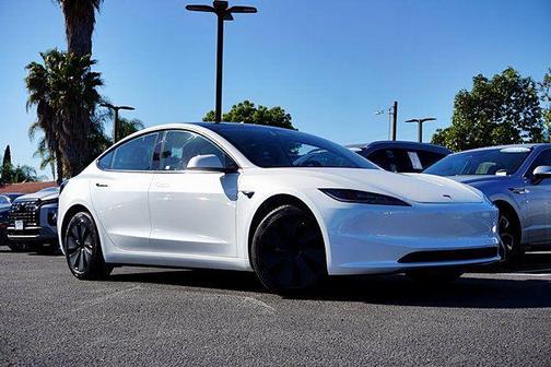 Pearl White Multi-Coat 2025 Tesla Model 3 Long Range