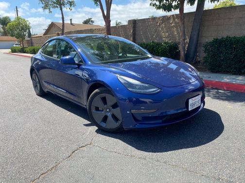 Blue 2022 Tesla Model 3 Long Range