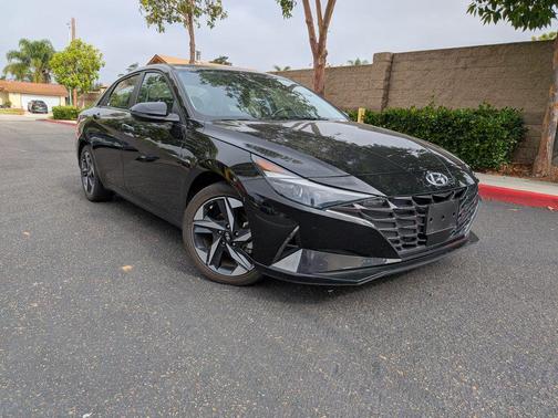 Phantom Black 2022 Hyundai ELANTRA Limited