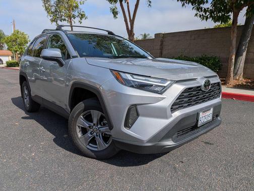 Silver Sky Metallic 2022 Toyota RAV4 XLE