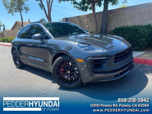 Volcano Grey Metallic 2022 Porsche Macan Macan GTS