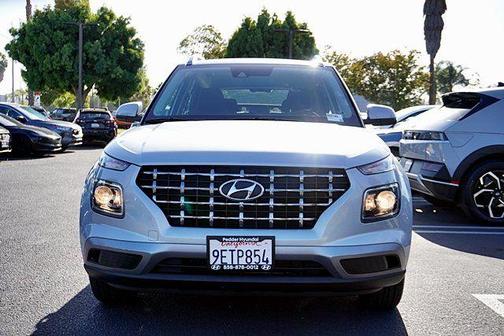 Stellar Silver 2021 Hyundai VENUE SEL