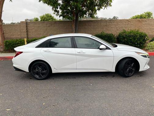 Quartz White 2021 Hyundai ELANTRA SEL