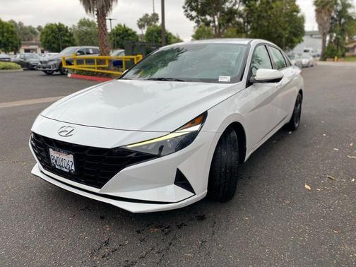 Quartz White 2021 Hyundai ELANTRA SEL