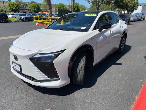 2023 Lexus RZ 450e Premium