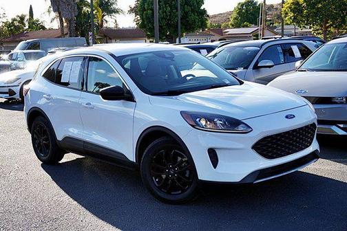 OXFORD WHITE 2022 Ford Escape SE
