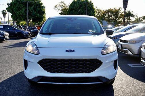OXFORD WHITE 2022 Ford Escape SE