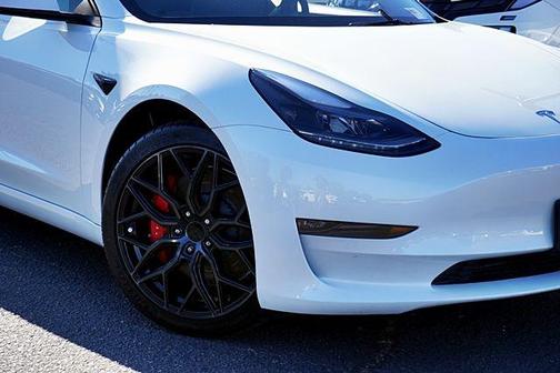 Pearl White Multi-Coat 2023 Tesla Model 3 Performance