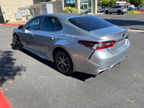 2022 Toyota Camry SE