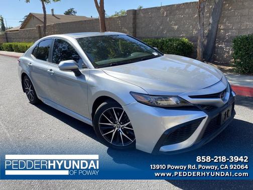 2022 Toyota Camry SE