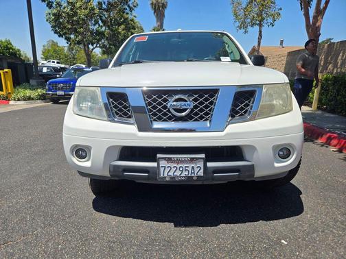 Glacier White 2016 Nissan Frontier SV