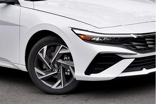 2025 Hyundai ELANTRA HEV Limited