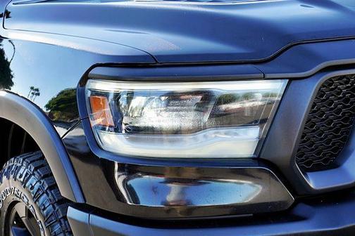 Diamond Black Crystal Pearlcoat 2020 RAM 1500 Rebel