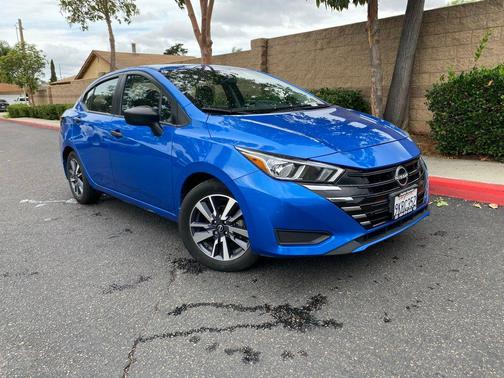 Electric Blue Metallic 2024 Nissan Versa 1.6 S