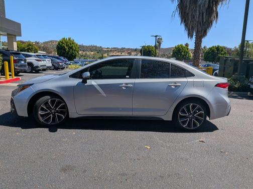 Classic Silver Metallic 2022 Toyota Corolla SE