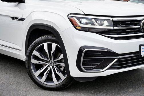 Pearl 2023 Volkswagen Atlas 3.6L SEL Premium