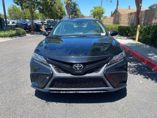 Midnight Black Metallic 2022 Toyota Camry SE