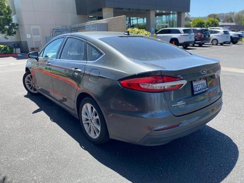 2020 Ford Fusion Hybrid SE