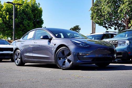Midnight Silver Metallic 2023 Tesla Model 3 Standard Range