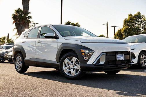 Atlas White 2026 Hyundai KONA SE