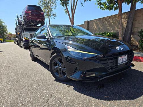 Phantom Black 2022 Hyundai ELANTRA SEL