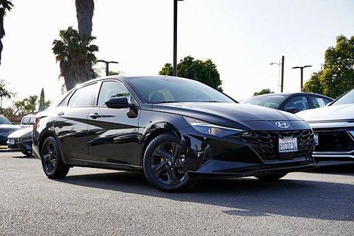 Phantom Black 2022 Hyundai ELANTRA SEL