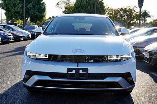 Atlas White 2026 Hyundai IONIQ 5 SE
