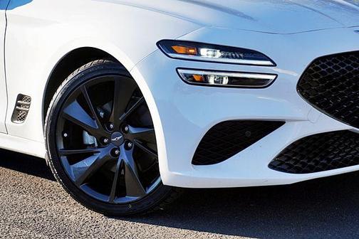 2023 Genesis G70 2.0T RWD