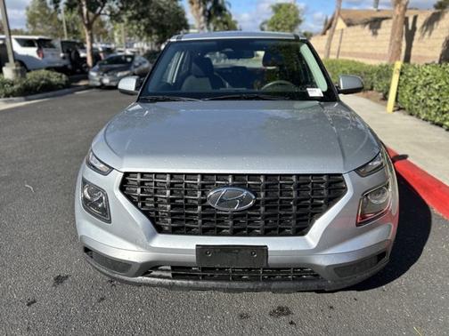 2023 Hyundai VENUE SE