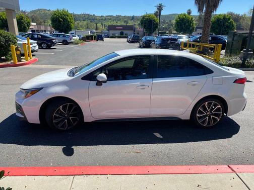 White 2022 Toyota Corolla SE