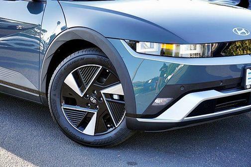 Digital Teal 2026 Hyundai IONIQ 5 SE