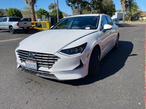 2023 Hyundai SONATA Hybrid Base