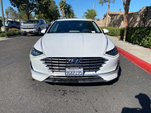 2023 Hyundai SONATA Hybrid Base