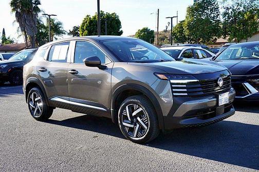 Canyon Bronze Metallic 2025 Nissan Kicks SV