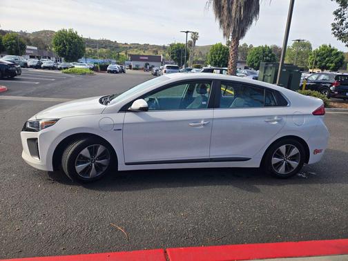 Ceramic White 2018 Hyundai IONIQ Plug-In Hybrid Limited