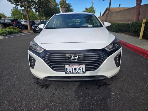 Ceramic White 2018 Hyundai IONIQ Plug-In Hybrid Limited