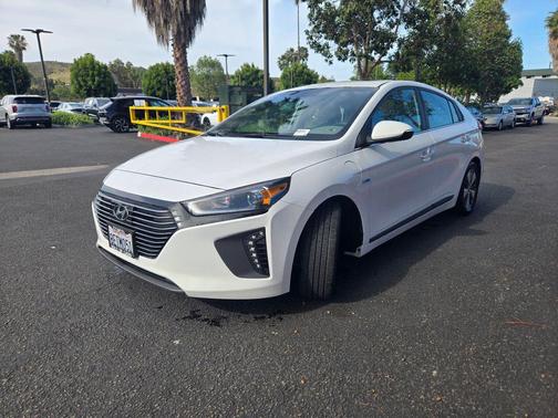 Ceramic White 2018 Hyundai IONIQ Plug-In Hybrid Limited