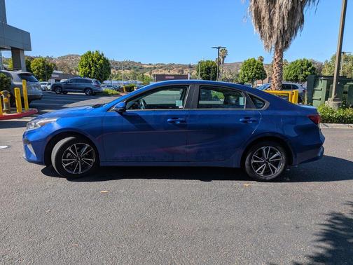 Deep Sea Blue 2023 Kia Forte LXS