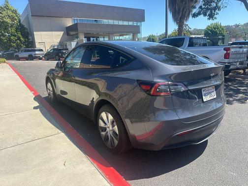 Midnight Silver Metallic 2023 Tesla Model Y Long Range Dual Motor All-Wheel Drive